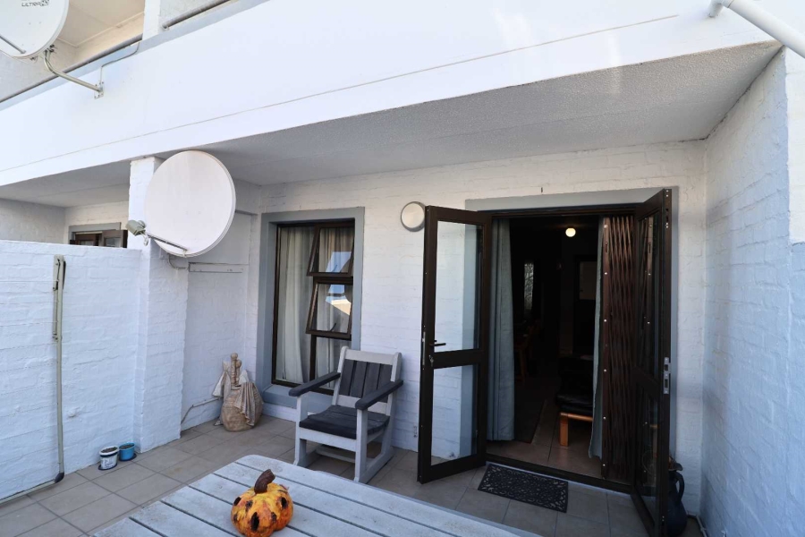 1 Bedroom Property for Sale in Sandbaai Western Cape